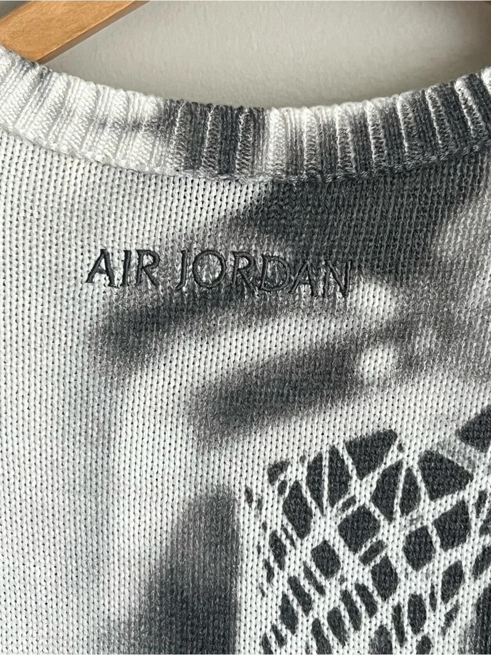 AIR JORDAN Men’s Knit Crew Sweater Oversized Heavyweight Size M